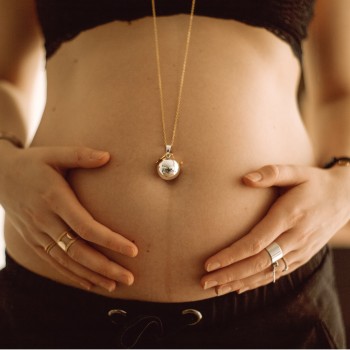 Comment s'appelle le collier pour femme enceinte ?